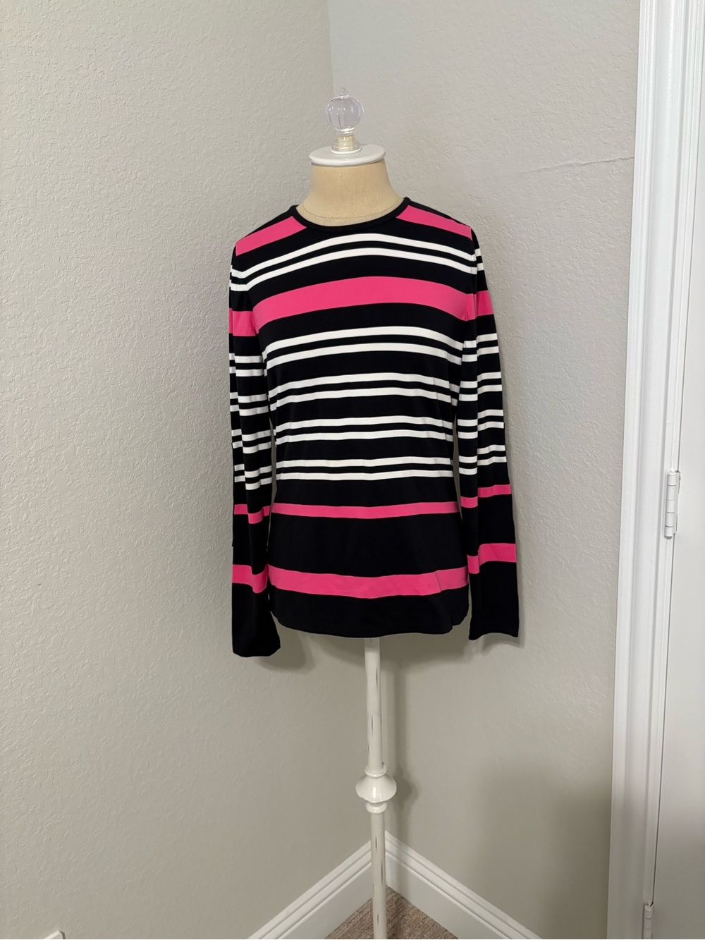 Per Se Black White and Hot Pink Striped Long Sleeve Top
